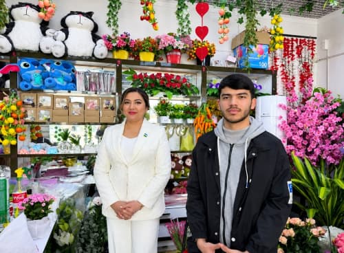 DEPUTAT TASHABBUSI BILAN UCHQUDUQDA YANGI GUL DO‘KONI ISH BOSHLADI