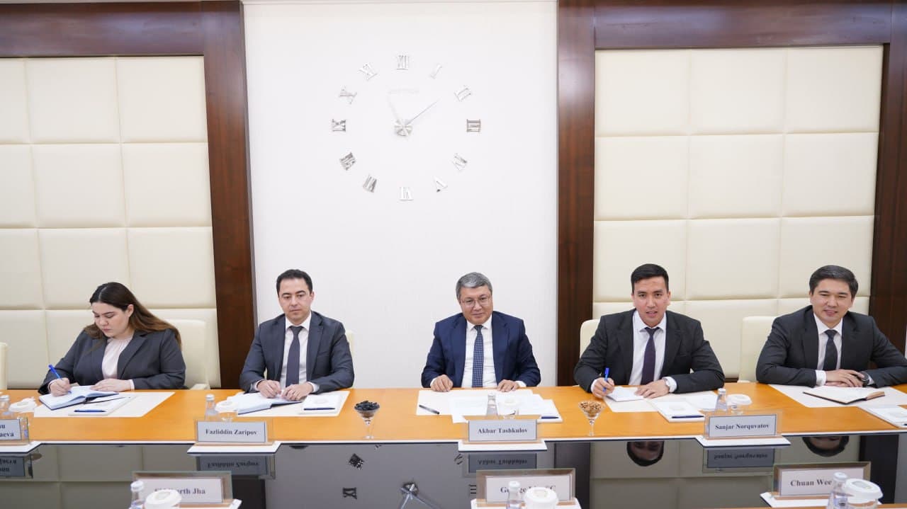 Сингапур Халқаро Медиация маркази раҳбари билан учрашув