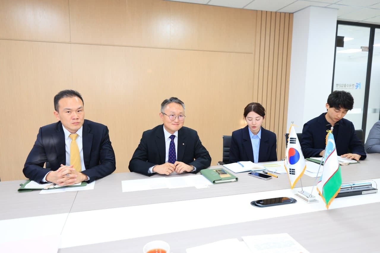 Эксимбанкнинг Тошкентдаги ваколатхонаси раҳбари билан учрашув