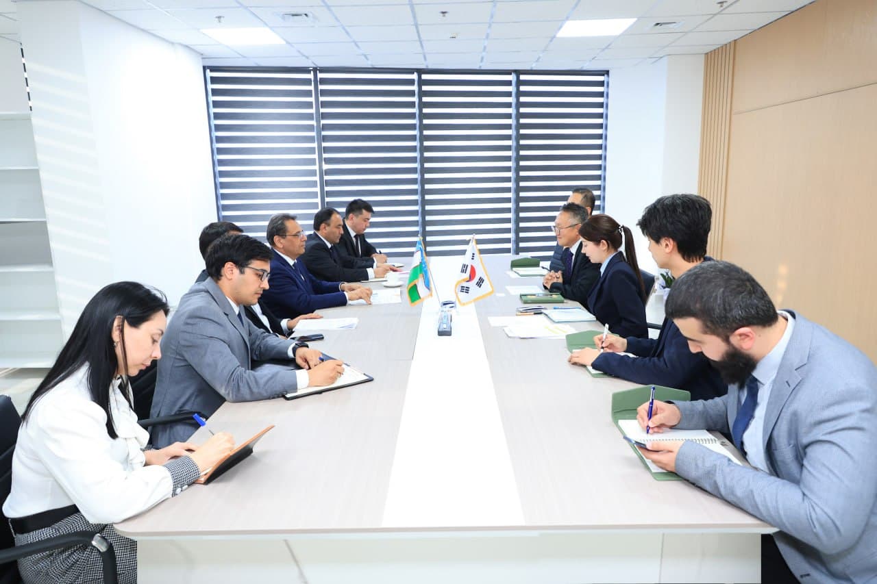 Эксимбанкнинг Тошкентдаги ваколатхонаси раҳбари билан учрашув