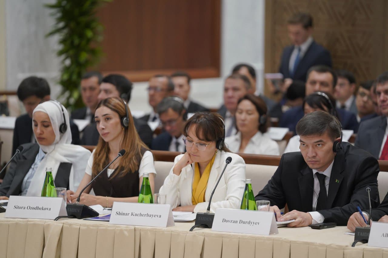 Oliy Majlis Senatida “30-iyul – Butunjahon odam savdosiga qarshi kurashish kuni”ga bagʻishlangan “Oʻzgarib borayotgan dunyoda odam savdosiga qarshi kurashish: profilaktika, himoya va hamkorlik” mavzusidagi xalqaro konferensiya boʻlib oʻtdi