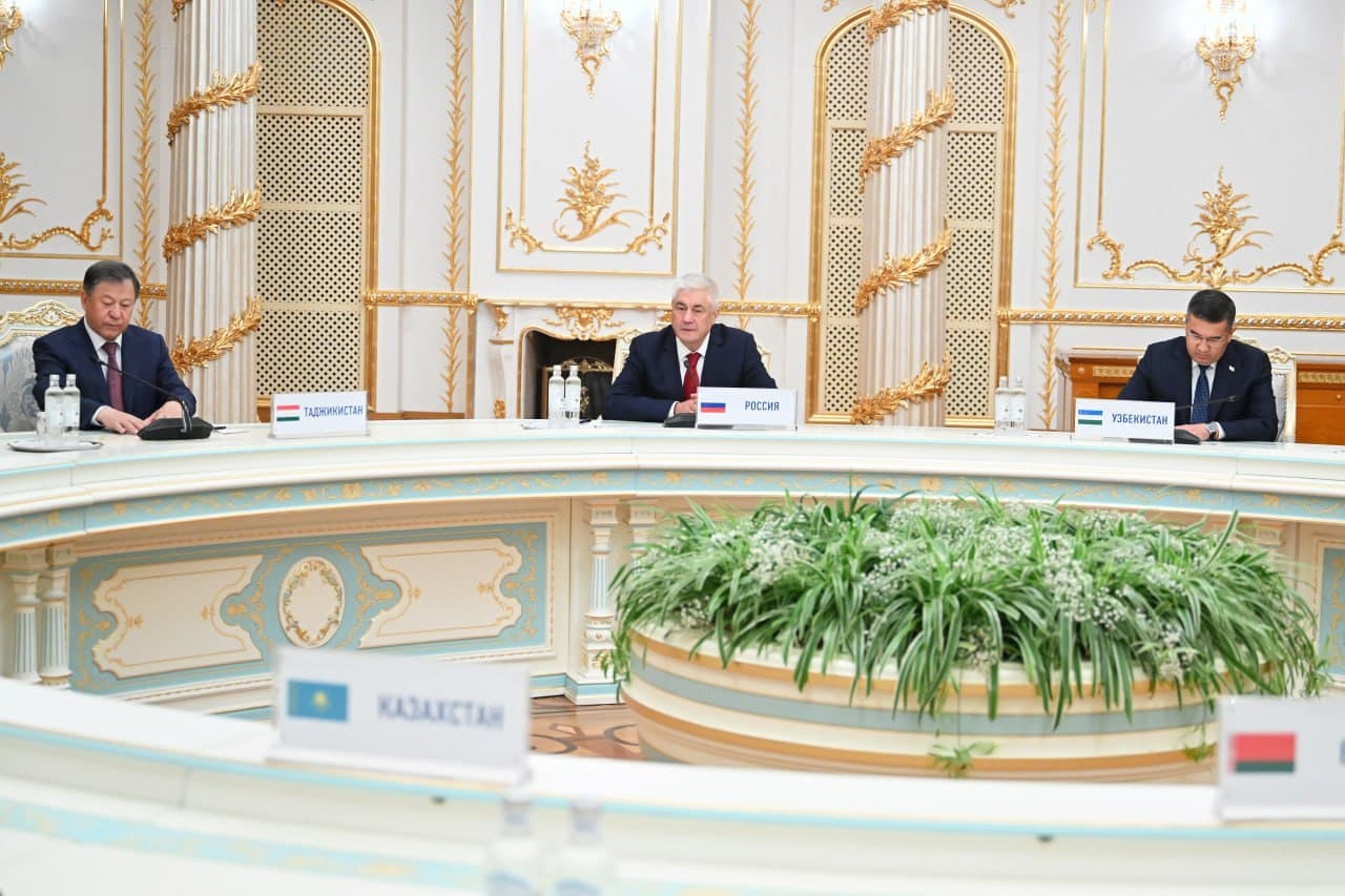 Важный шаг на пути к укреплению безопасности в регионе: делегация Министерства внутренних дел приняла участие в очередном заседании Совета министров внутренних дел государств-участников СНГ, состоявшемся в городе Душанбе