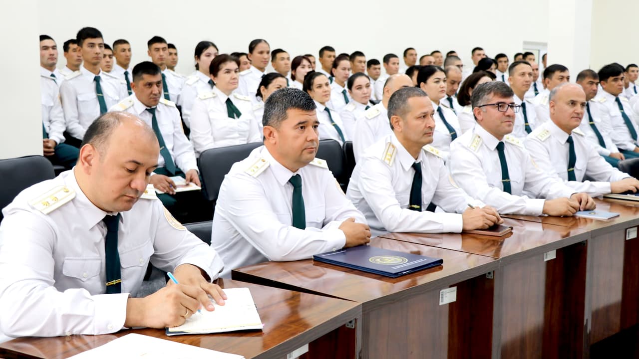 В Институте повышения квалификации МВД состоялось торжественное мероприятие по случаю 1 октября — Дня учителей и наставников