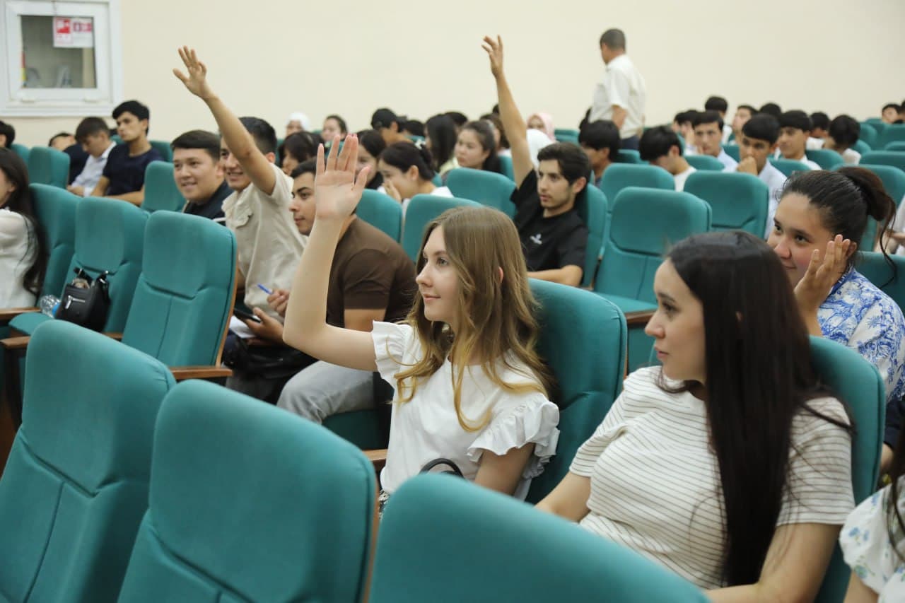 Руководитель и молодежь: встреча с будущими инженерами