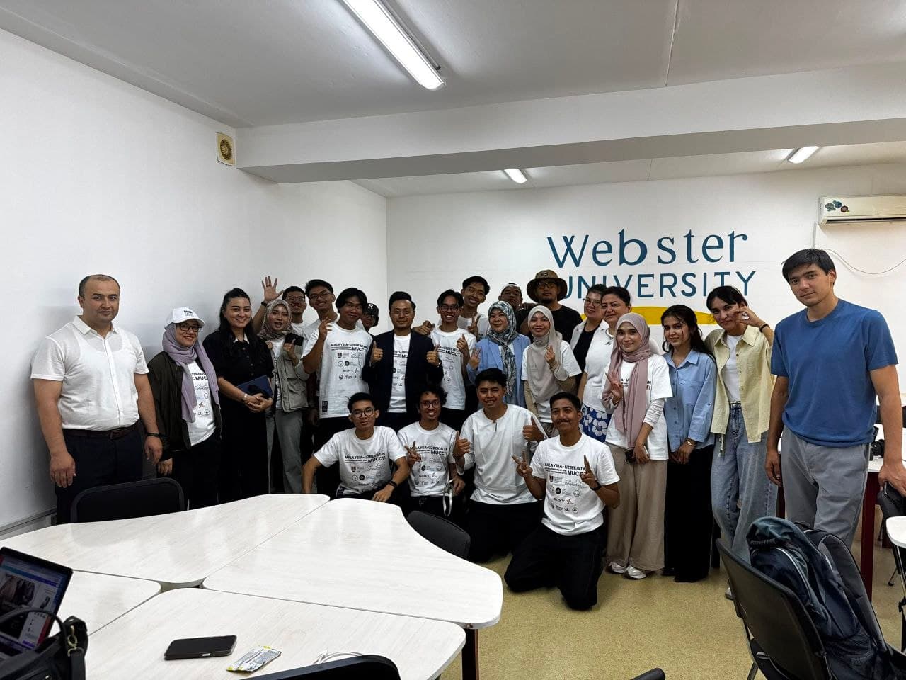 Malaysian university students explore Bukhara’s historical landmarks