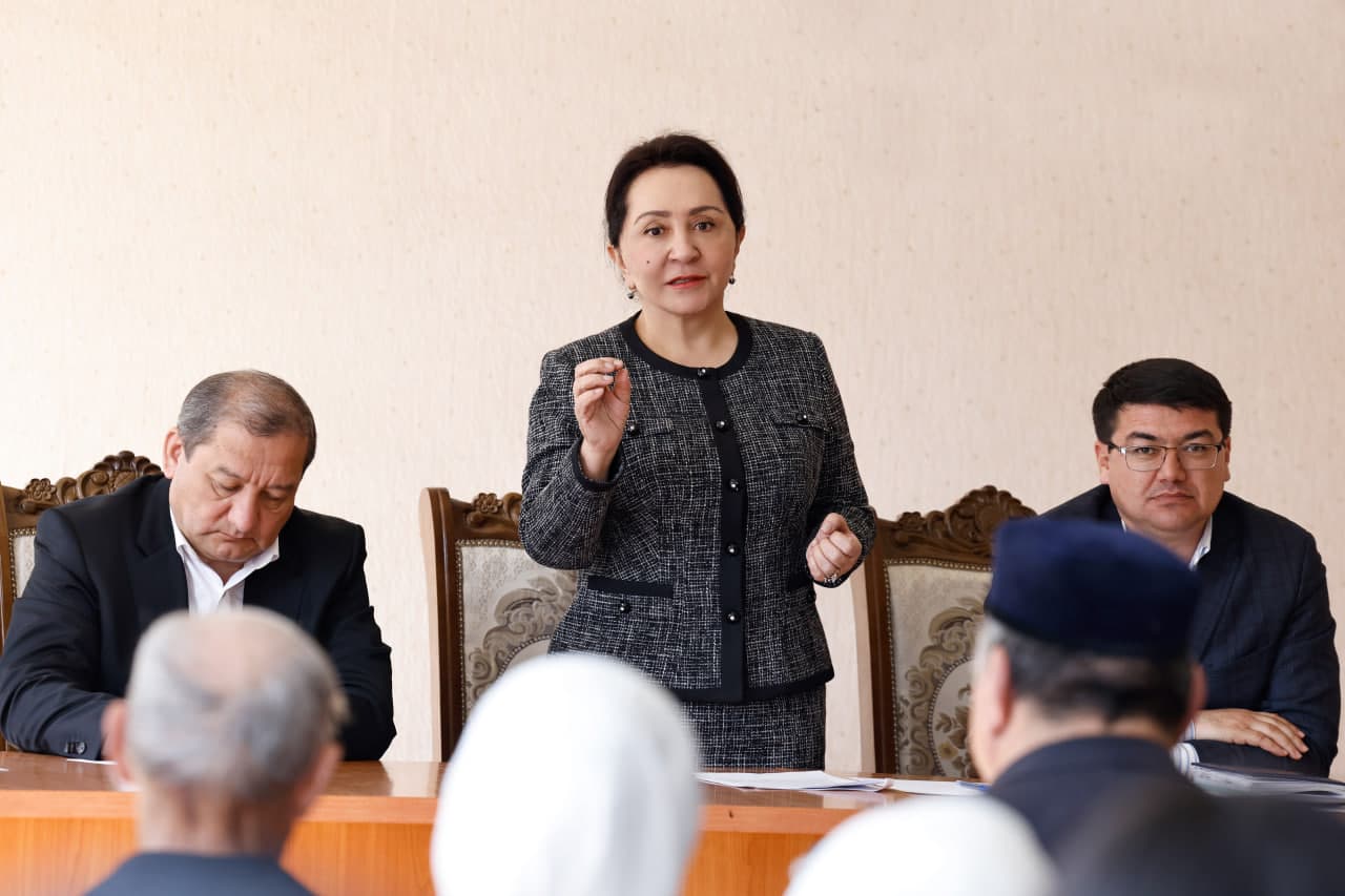 Senat Raisi xotin-qizlar bandligini taʼminlash bo‘yicha ishlarni mahalladan boshlash maqsadida Yangiyo‘l tumanida bo‘ldi