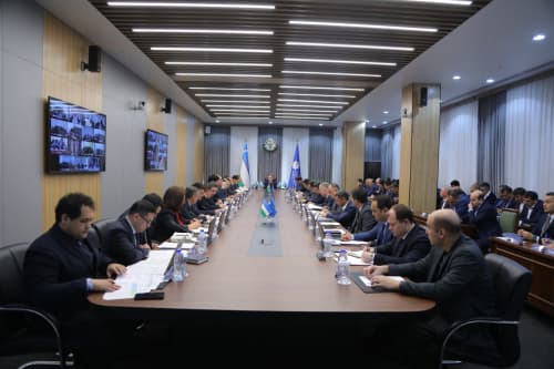 Raqamli texnologiyalar vazirligida “Davlat tili haqida”gi Qonun ijrosi muhokama qilindi