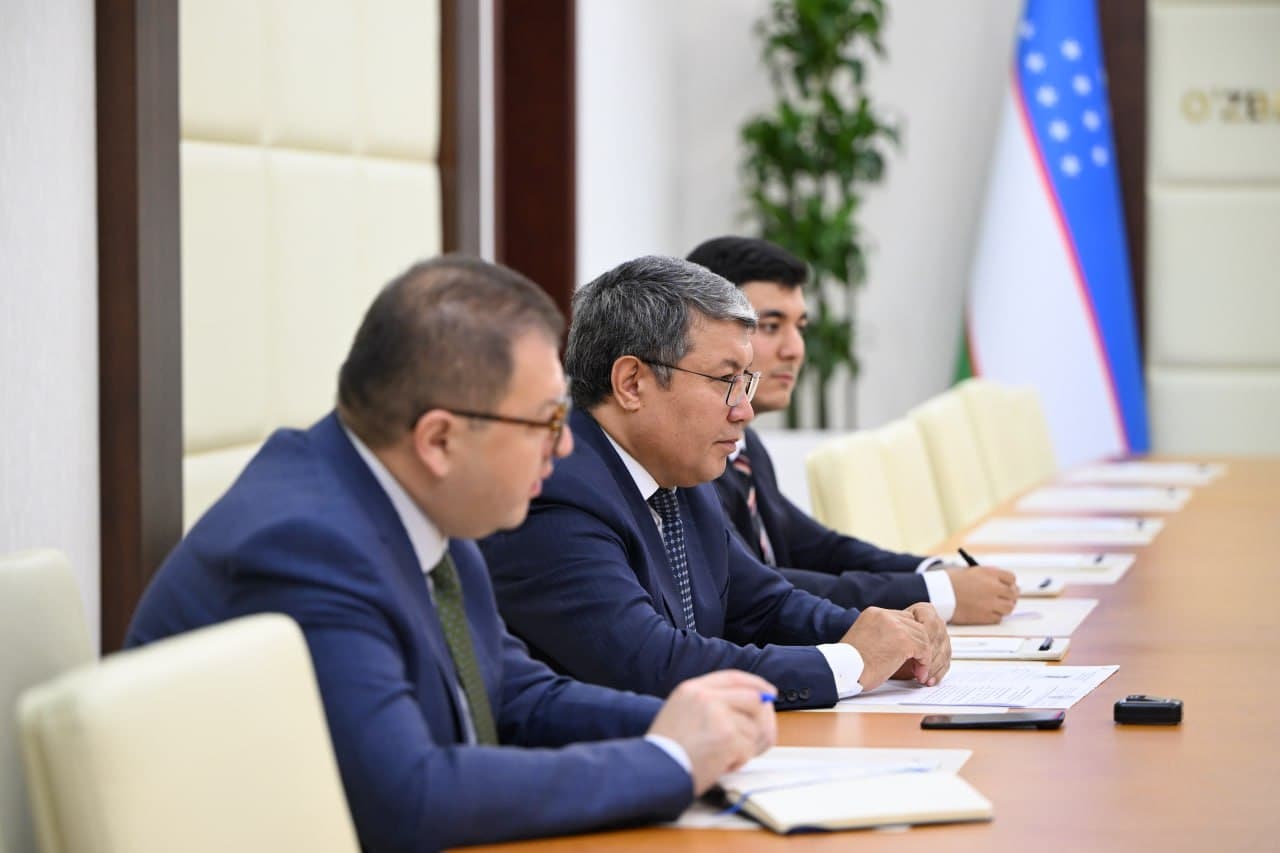 On September 14, Minister of Justice of the Republic of Uzbekistan Akbar Tashkulov met with H.E. Hasan Hamza Asad Mohammed Hashim, Ambassador Extraordinary and Plenipotentiary of the State of Qatar to the Republic of Uzbekistan.