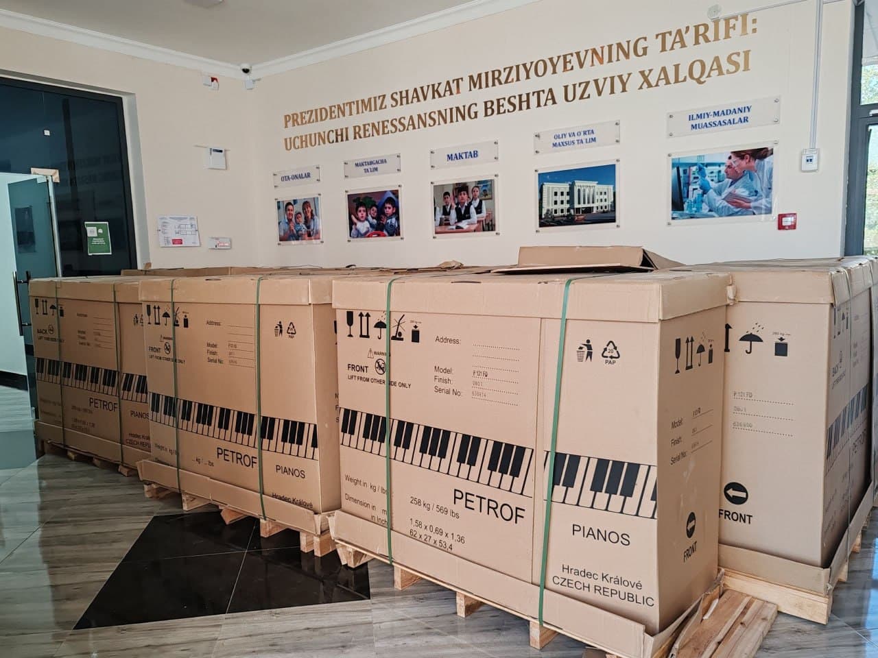 Nukus konservatoriyasi filialining musiqa asboblari fondi yanada boyitildi