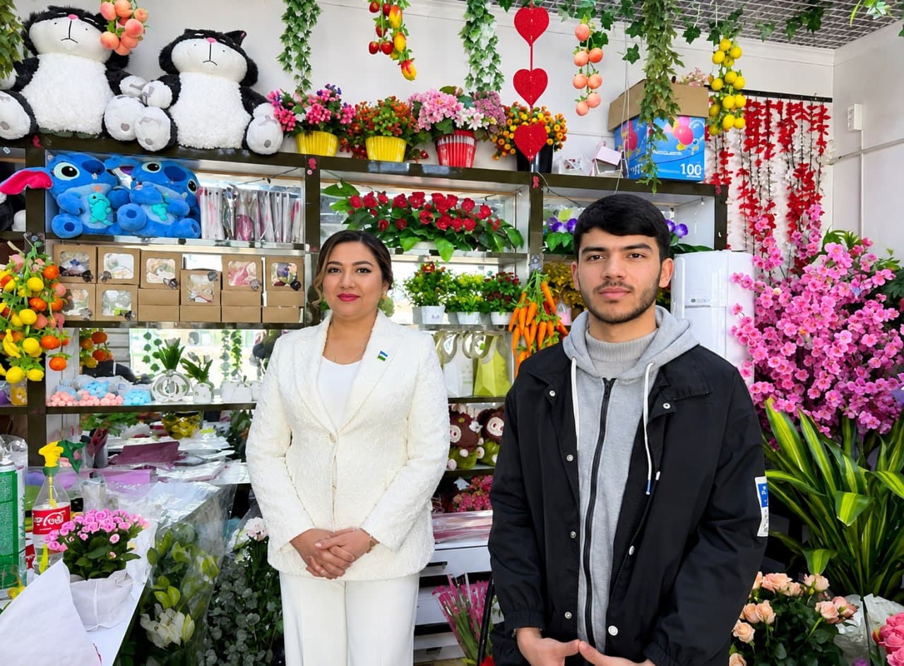 DEPUTAT TASHABBUSI BILAN UCHQUDUQDA YANGI GUL DO‘KONI ISH BOSHLADI